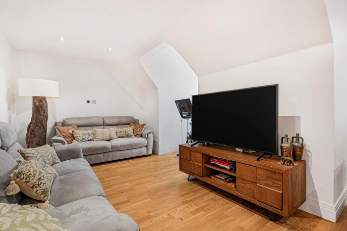 2 Bedroom Flat For Sale In Victoria Street, St Albans, AL1