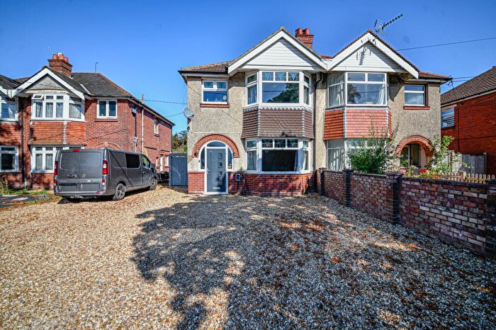 3 Bedroom Semi-Detached House For Sale In Fair Oak Road, Bishopstoke, Eastleigh, SO50