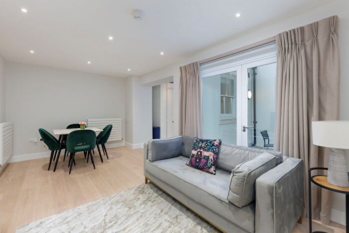 2 Bedroom Flat To Rent In Gloucester Place, London, W1U