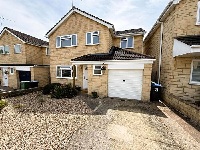 4 Bedroom Detached House For Sale In Coniston Road, Chippenham, SN14