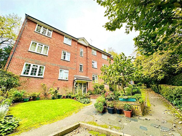 2 Bedroom Flat To Rent In Spindlewood Gardens, Croydon, CR0