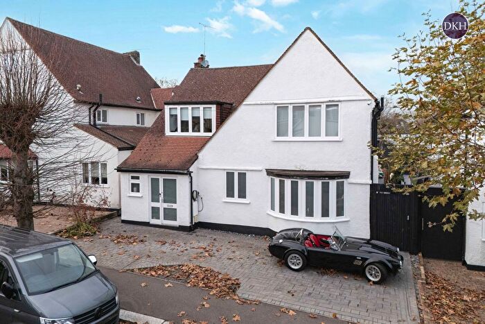 5 Bedroom Detached House For Sale In Nightingale Road, Bushey, Hertfordshire, WD23