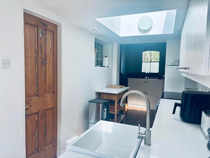3 Bedroom Terraced House For Sale In Quilter Street, London, E2