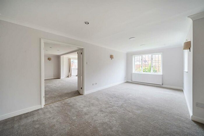 5 Bedroom Detached House To Rent In Manse Gardens, Cheltenham, GL51