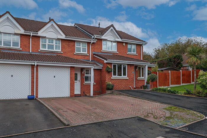 3 Bedroom Terraced House For Sale In Batchelor Close, Amblecote, Stourbridge, DY8