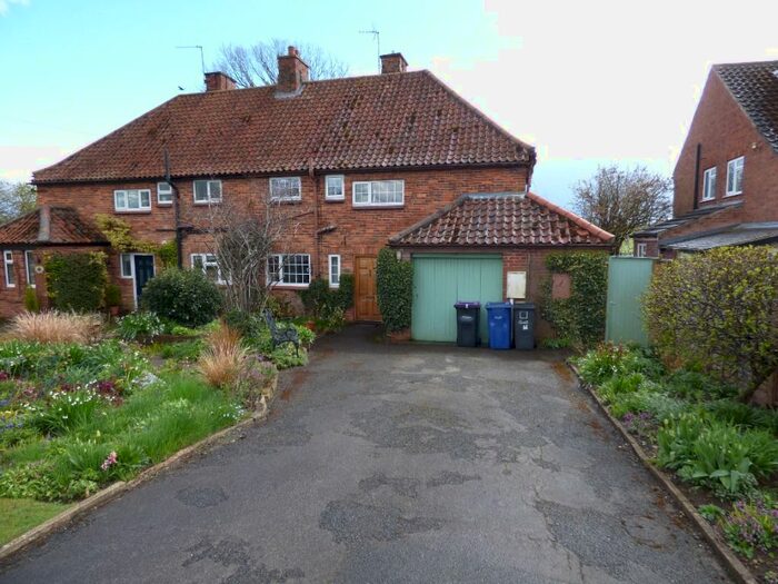 3 Bedroom Semi-Detached House To Rent In Riseholme Lane, Lincoln, LN2