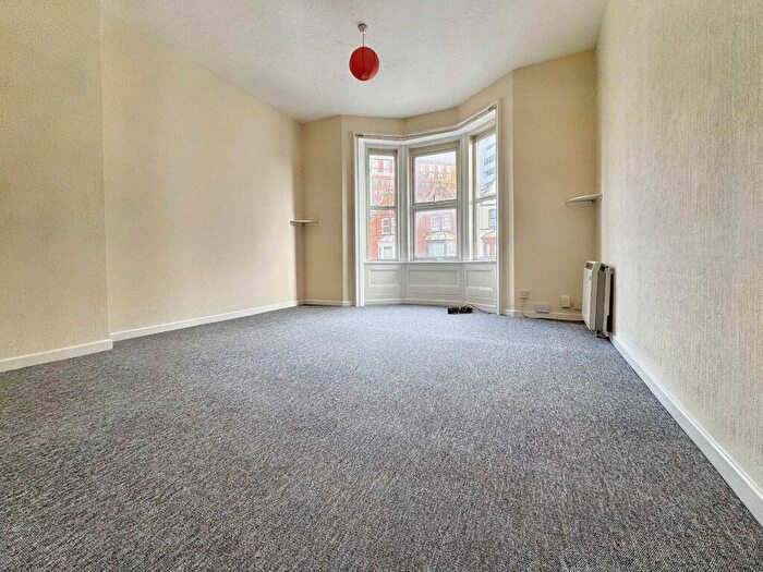 1 Bedroom Flat To Rent In Balcony Flat !! Central Bournemouth, BH8