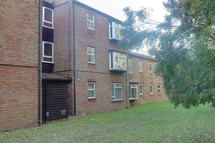 1 Bedroom Apartment For Sale In Baron Court, Stevenage, Hertfordshire, SG1