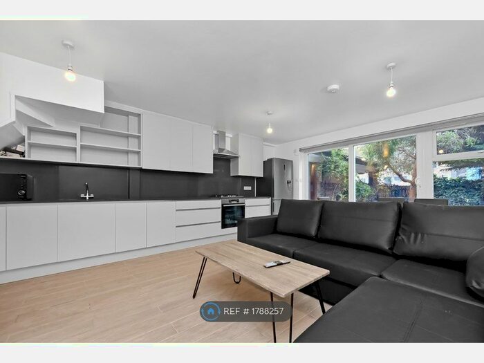 4 Bedroom Maisonette To Rent In Eldridge Court, London, SE16