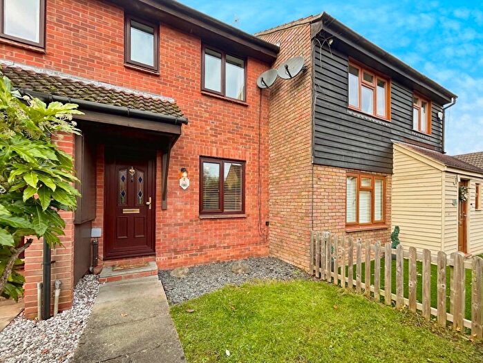 2 Bedroom House To Rent In Langdon Hills, SS16