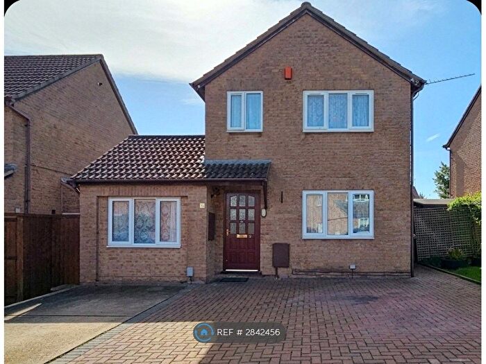 4 Bedroom Detached House To Rent In Coltman Close, Gloucester, GL1
