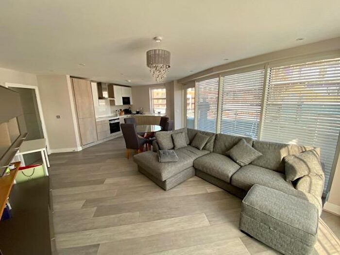 2 Bedroom Apartment To Rent In Bridge Avenue, Maidenhead, SL6