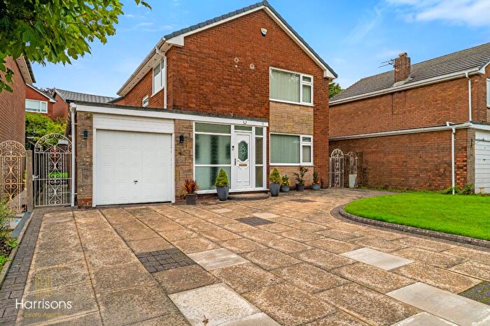 3 Bedroom Detached House For Sale In Kintyre Drive, Bolton, Lancashire, BL3