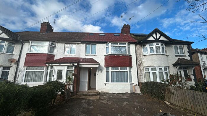6 Bedroom Semi Detached House To Rent In Connaught Road, Harrow, HA3