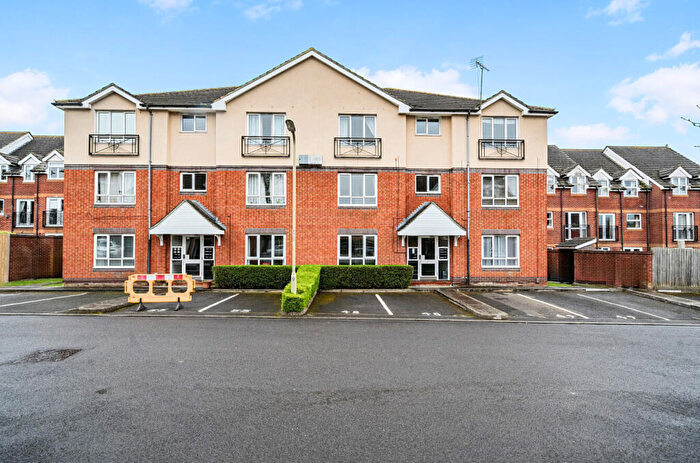 2 Bedroom Flat For Sale In Angelica Way, Whiteley, Hampshire, PO15