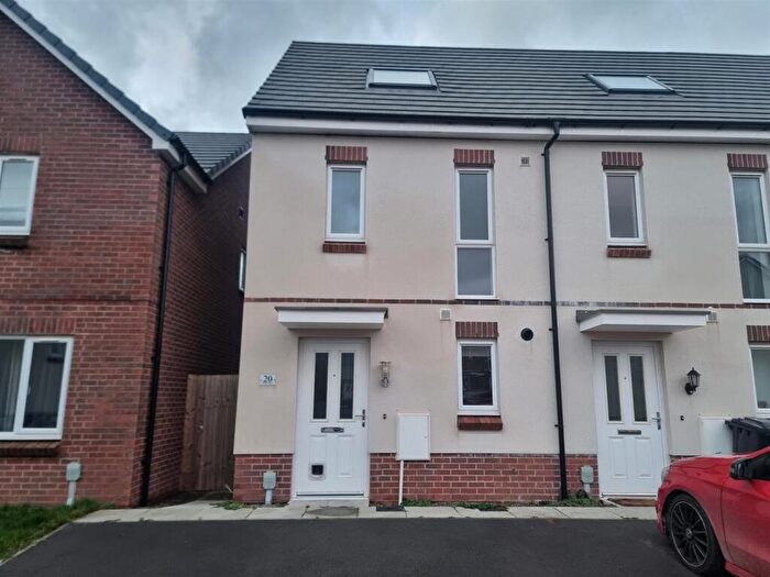 3 Bedroom End Of Terrace House To Rent In Tawny Mews, Lydney, GL15
