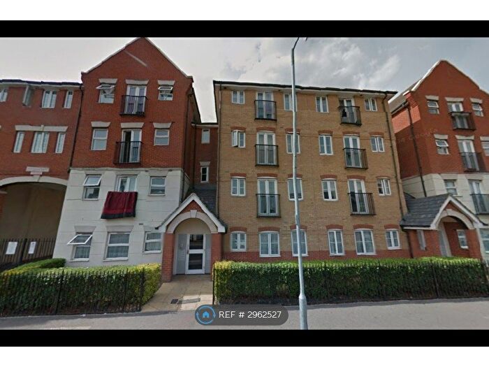 2 Bedroom Flat To Rent In Sixpenny Court, Barking, IG11