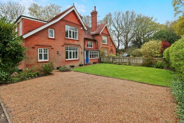 4 Bedroom Semi-Detached House For Sale In Waldron, Heathfield, TN21