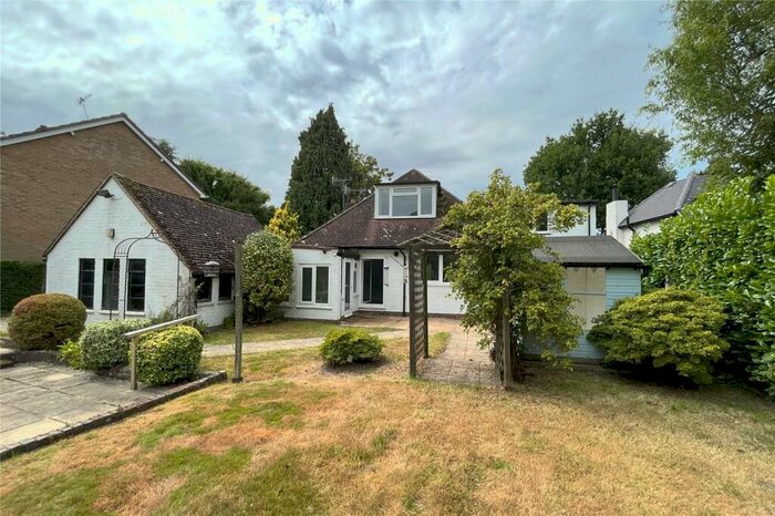 4 Bedroom Bungalow To Rent In Tinsley Lane, Three Bridges, Crawley, West Sussex, RH10