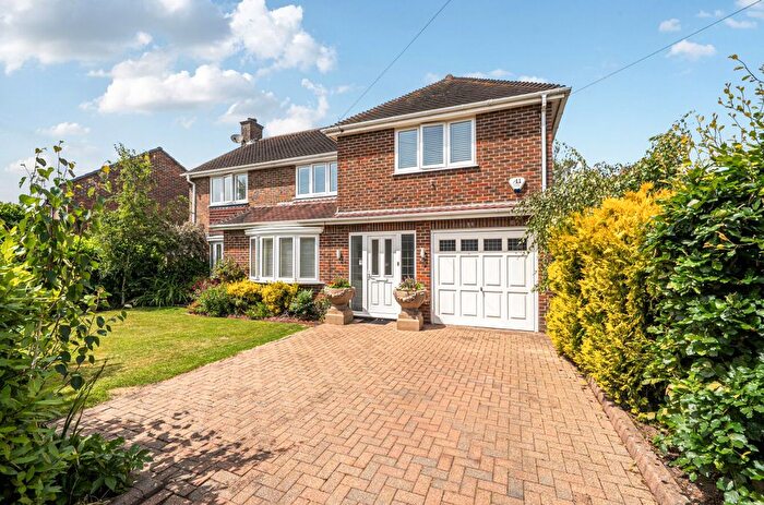 3 Bedroom Detached House For Sale In Beech Avenue, Chichester, PO19