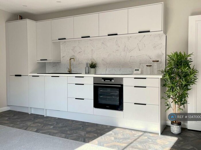 3 Bedroom Flat To Rent In Sheep Street, Rugby, CV21