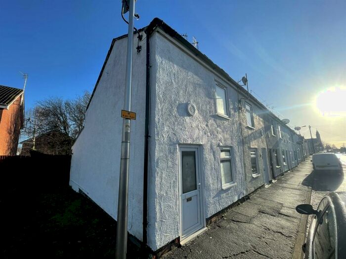 2 Bedroom End Of Terrace House To Rent In Hawthorn Bank, Spalding, PE11