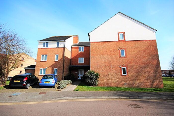 2 Bedroom Flat To Rent In Himalayan Way, Watford, WD18