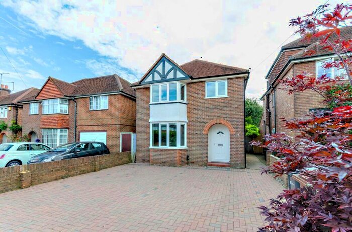 4 Bedroom Detached House To Rent In Old Palace Road, Guildford, GU2