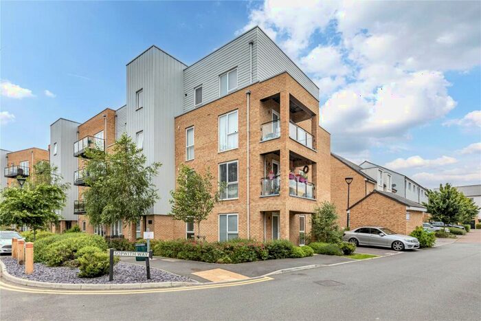 1 Bedroom Flat For Sale In Hawker Drive, Addlestone, Surrey, KT15