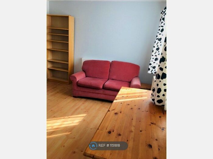 2 Bedroom Flat To Rent In Heath Close, Headington, Oxford, OX3