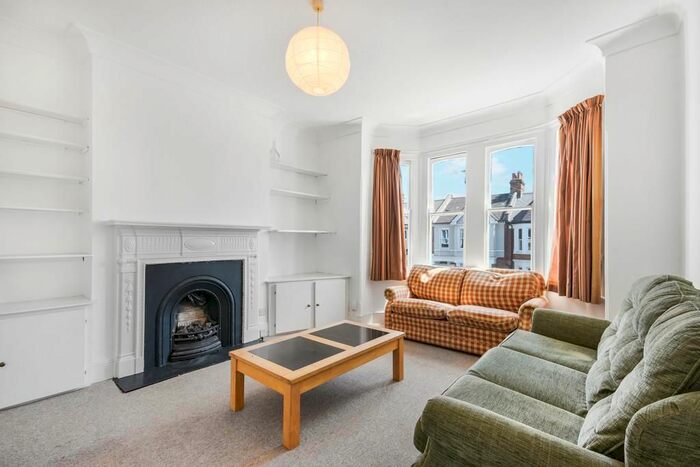 2 Bedroom Flat To Rent In Harborough Road, London, SW16