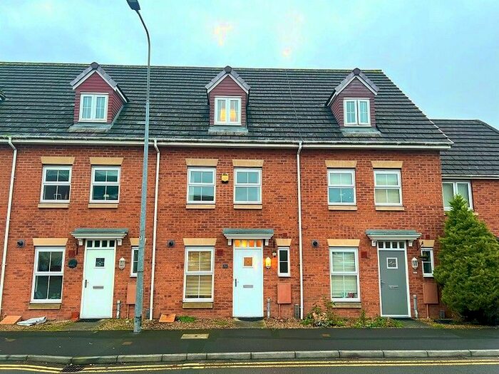 3 Bedroom Town House To Rent In Ffordd Mograig, Llanishen, Cardiff., CF14