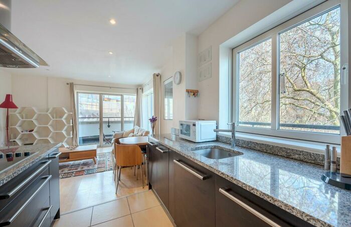 2 Bedroom Flat To Rent In The Metro, SE11