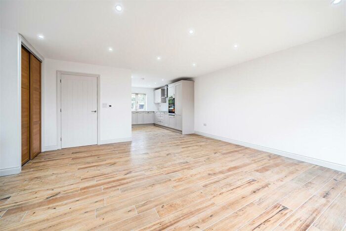 3 Bedroom Terraced House For Sale In Greenway, Eastcote, NN12