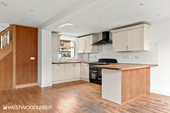 2 Bedroom End Of Terrace House To Rent In High Road, Broxbourne, EN10