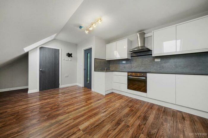 2 Bedroom Flat To Rent In Lordship Lane, London, N17