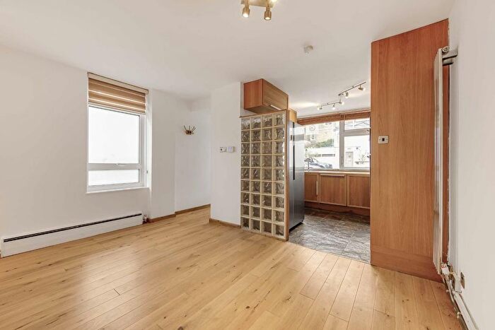 3 Bedroom End Terrace House To Rent In Linden Gardens, London, W2
