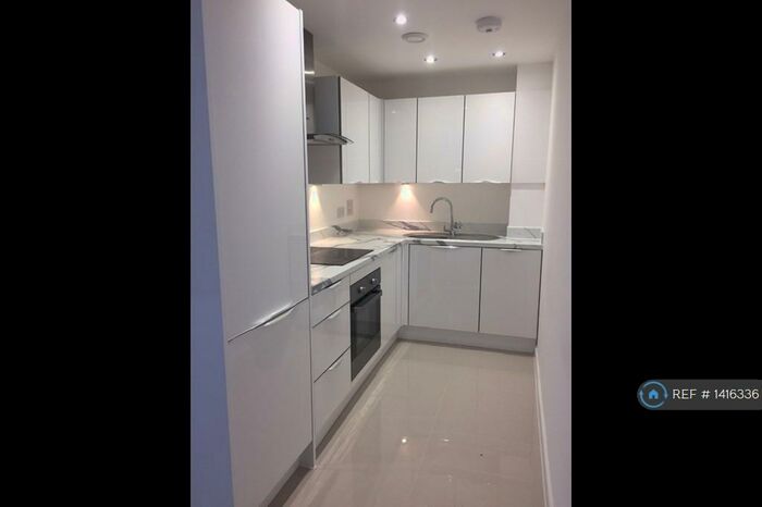 Studio To Rent In Ferry Court, Cardiff, CF11