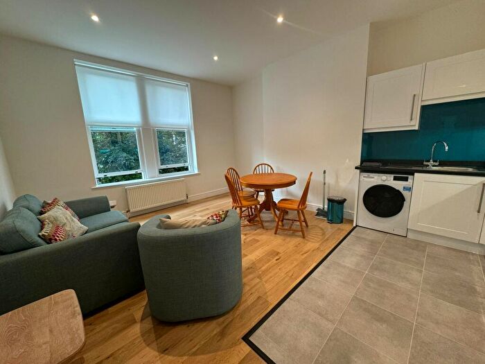 2 Bedroom Flat To Rent In Hermon Hill, E11