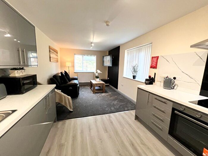 2 Bedroom Semi-Detached House To Rent In Flat, Leaper Street, DE1