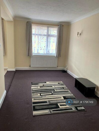 2 Bedroom Flat To Rent In North Street, Romford, RM1