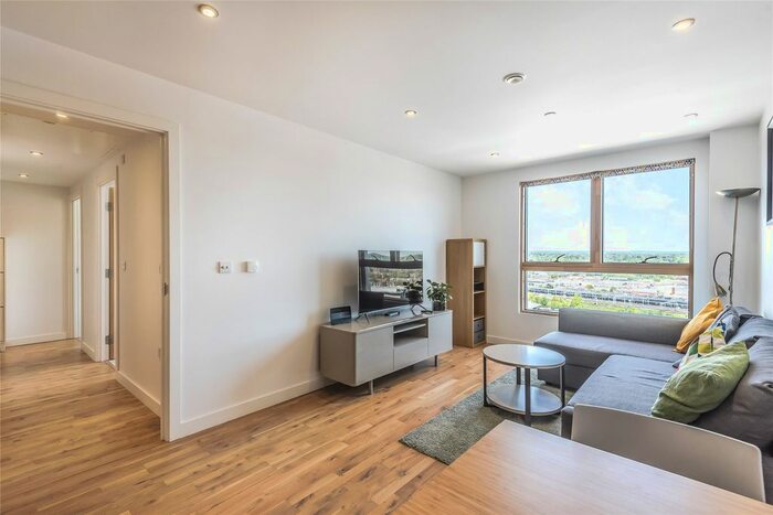 2 Bedroom Flat To Rent In Hewitt, Alfred Street, Reading, Berkshire, RG1