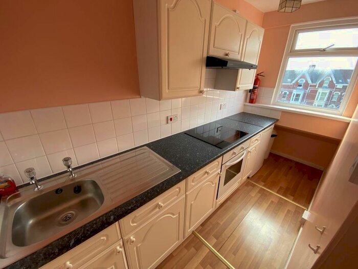1 Bedroom Flat To Rent In Glanmor Road, Uplands, Swansea, SA2