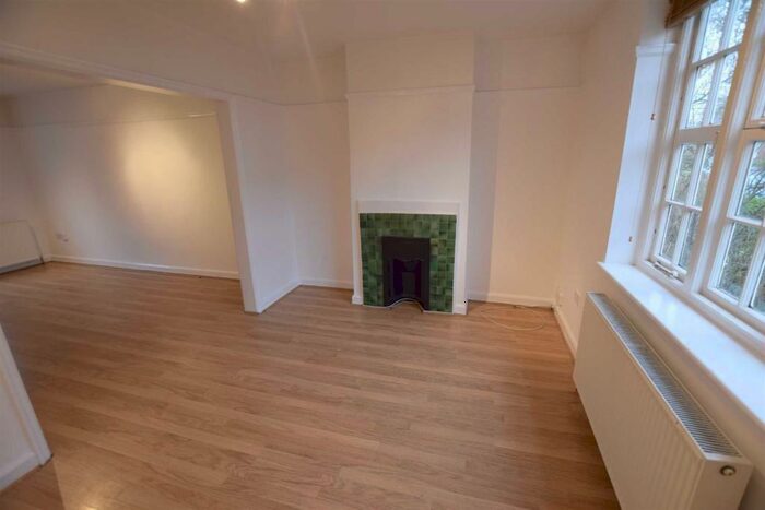 3 Bedroom House To Rent In Asmuns Hill, Hampstead Garden Suburb, NW11