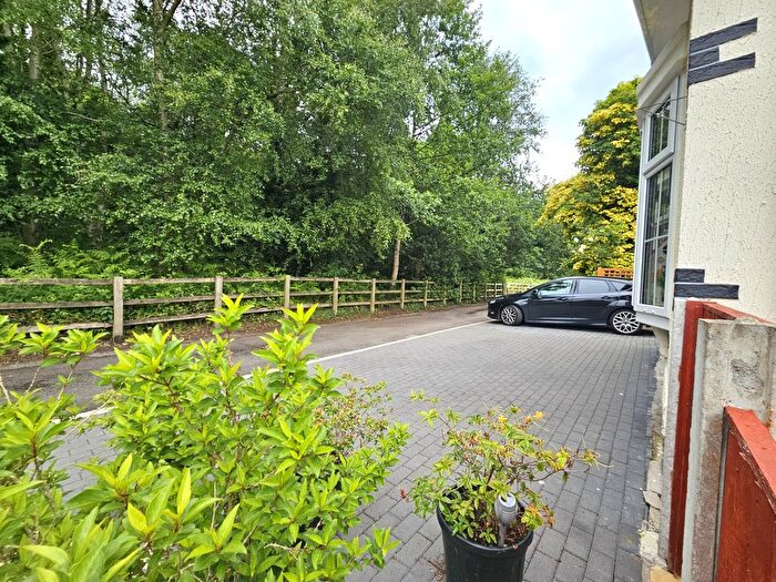 2 Bedroom Mobile/park Home For Sale In Mossways Park, Wilmslow, SK9