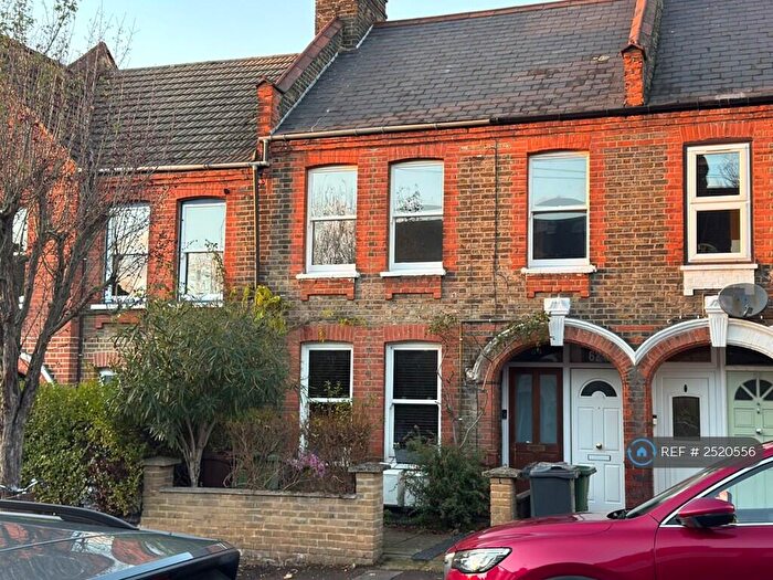 2 Bedroom Flat To Rent In Theydon Street, London, E17