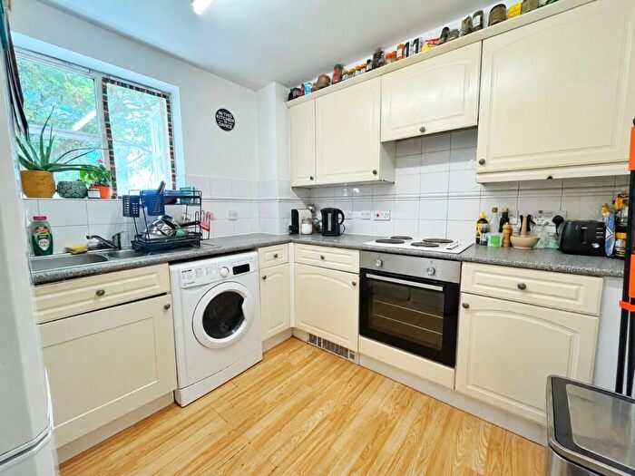 2 Bedroom Flat To Rent In Otter Close, Stratford, E15
