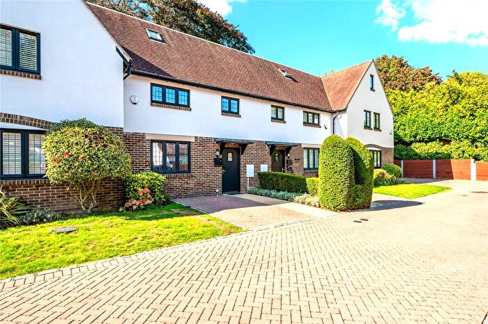 4 Bedroom Terraced House For Sale In Dacre Close, Chipstead, Surrey, CR5