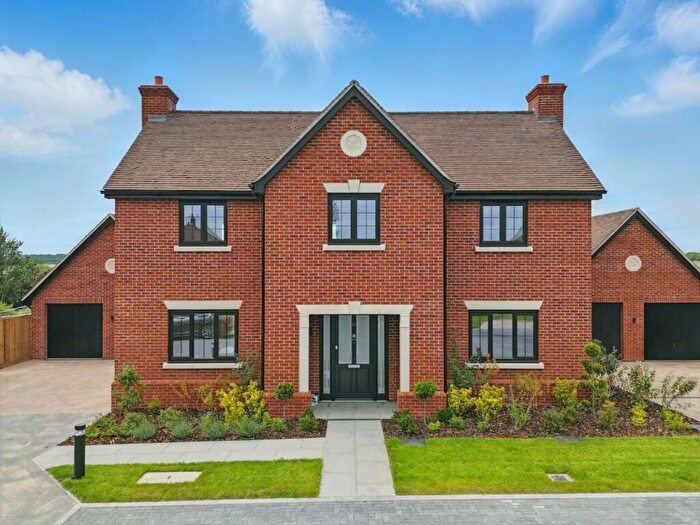 4 Bedroom Detached House For Sale In High House Farm, Stapleford Abbotts, RM4