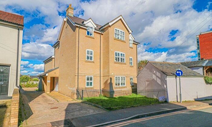 2 Bedroom Flat For Sale In Alexandra Road, Colchester, CO3